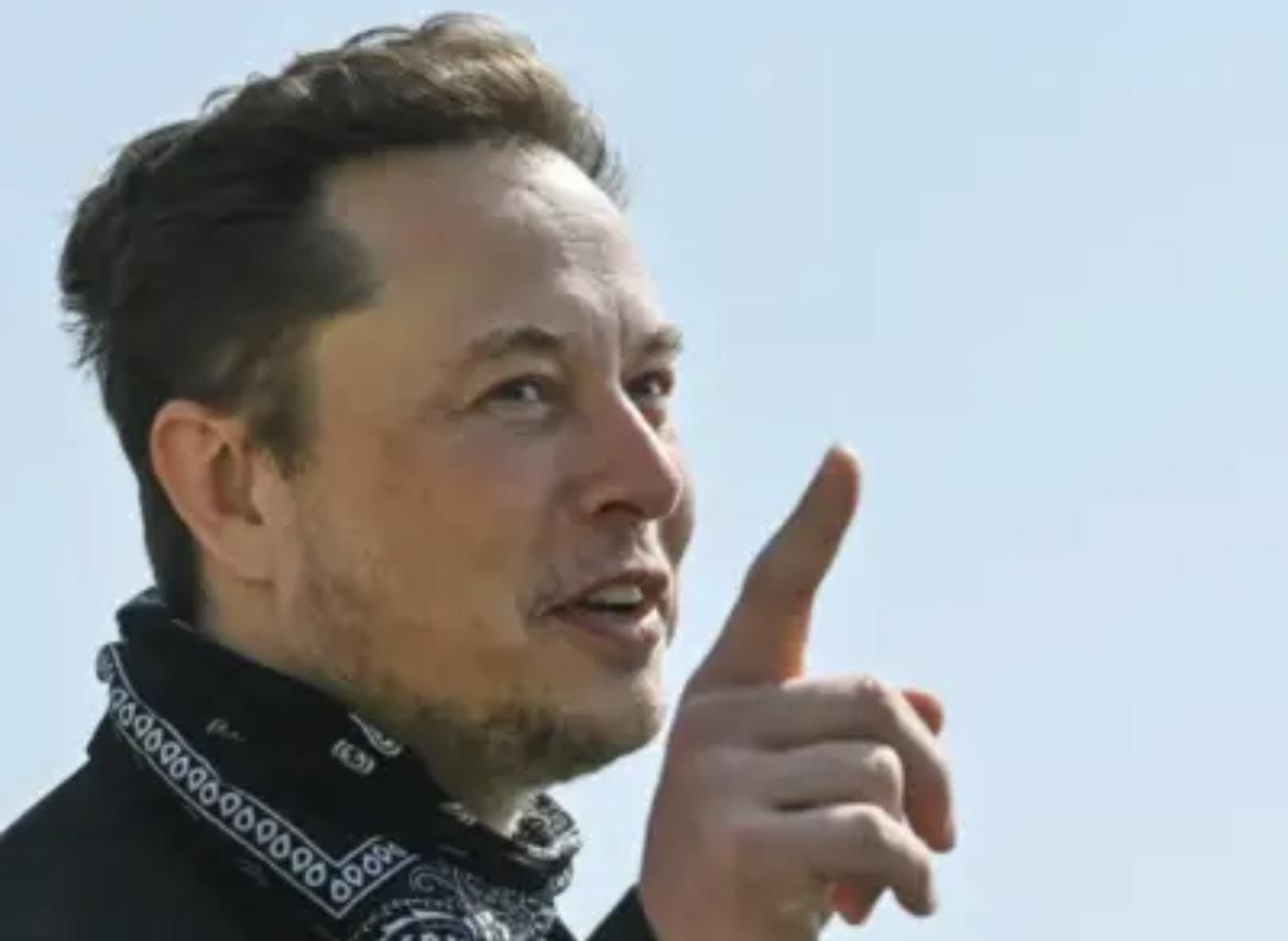 马斯克喊出AI救美国？真正的危机不是失业，是不会用AI！马斯克说美国靠AI和机器