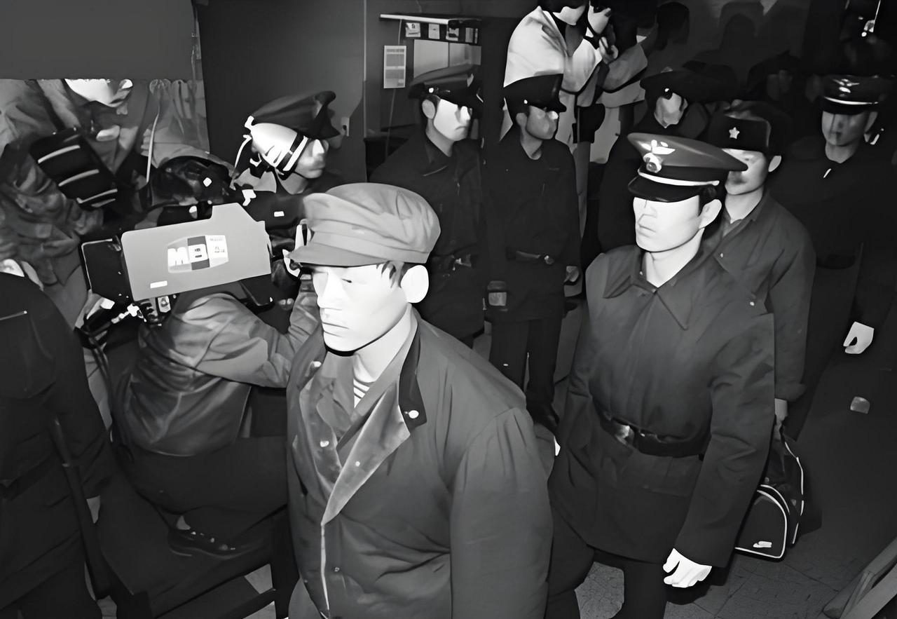 1985年我国发生了一起震惊世界的叛逃事件：2名船员枪杀6名战友，夺艇后叛逃韩国