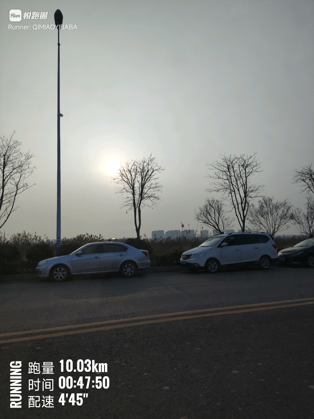 同学们早ﾉ☀安安稳稳的堵一会儿，昨儿给媳妇从部门年终奖品里淘了一块手表，就当是个