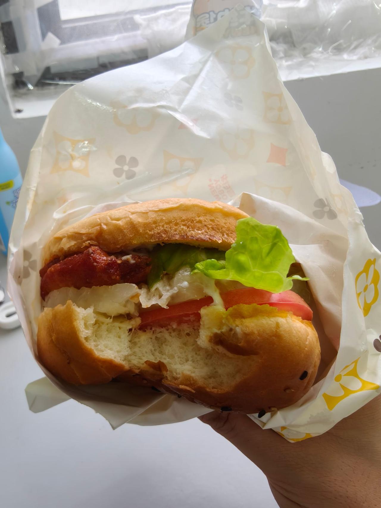 今天的汉堡挺好吃的