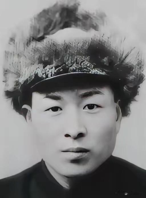 一个战士撞见八个鬼子在河边追一个抱娃的农妇，他枪里就三发子弹，他没躲，刺刀“咔”