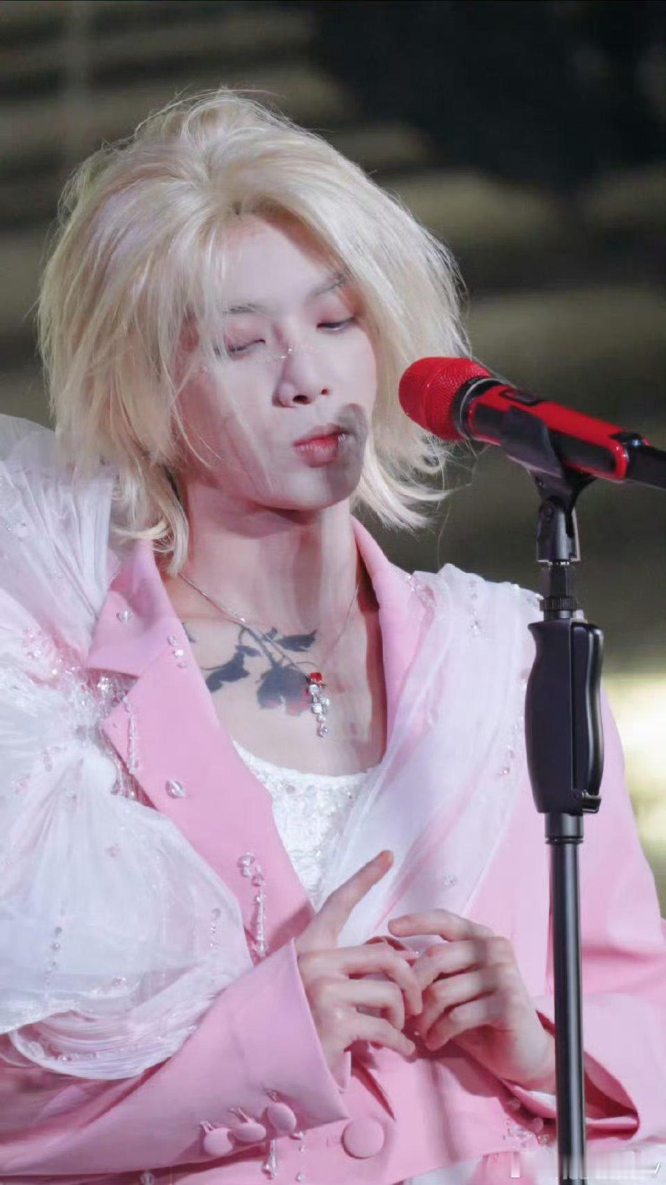 晚上就要回荆州了，明天去花花和小林家乡玩，大家都说荆门出了一个巨星和一个大帅哥！