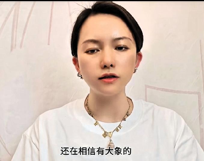 言行不一！
某大王自己说好彻底退出28不再过问，结果三拒绝案一审一有结果，立马就