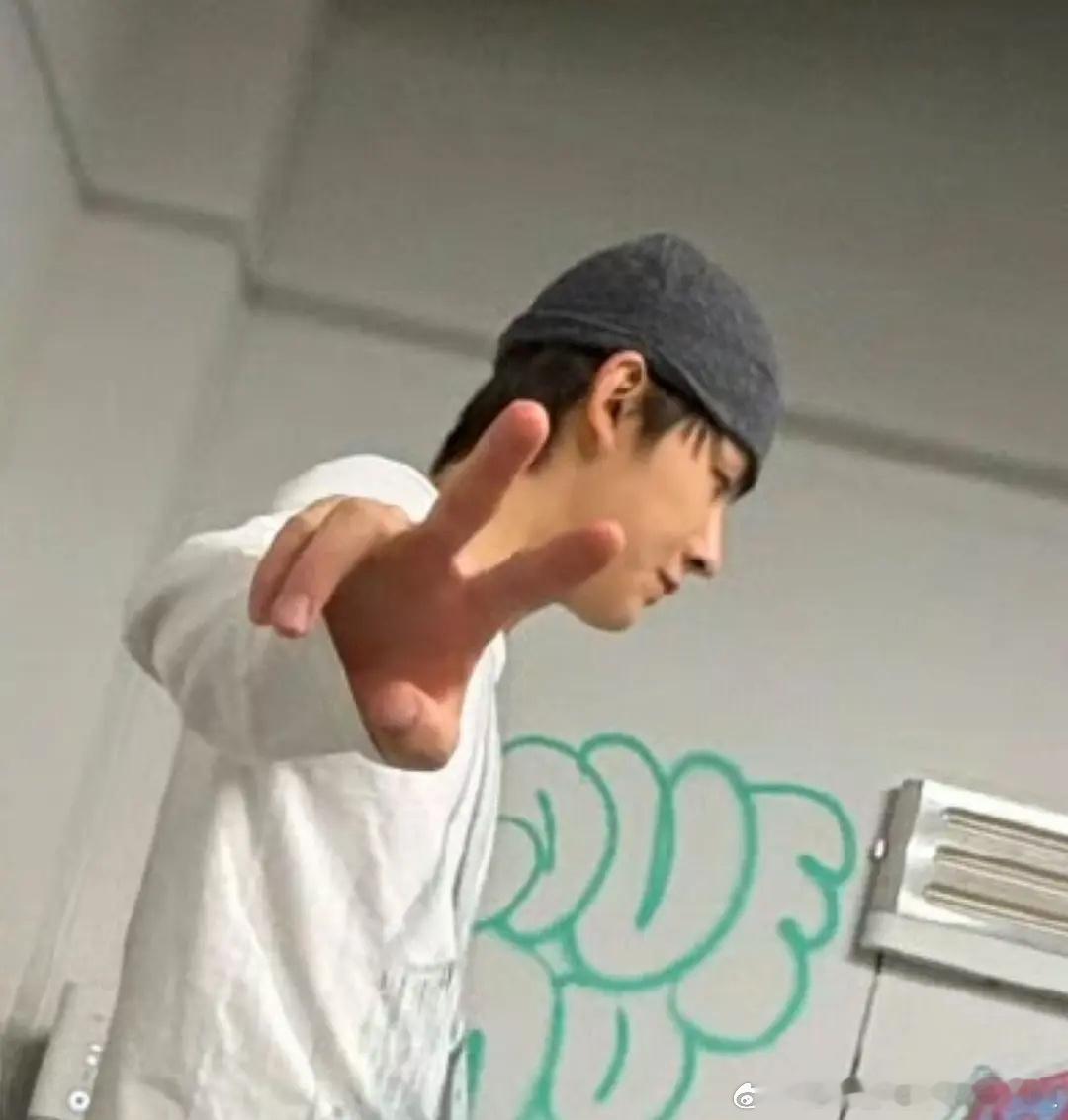 董璇说我又要办婚礼了太魔幻了董璇那个新老公这男的是个奇葩极品值得群攻，但怎么抖音