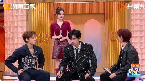 娜扎一下哄了侯明昊丁程鑫两个人娜扎这波回应直接封神！借外套选丁程鑫，还不忘圆场侯