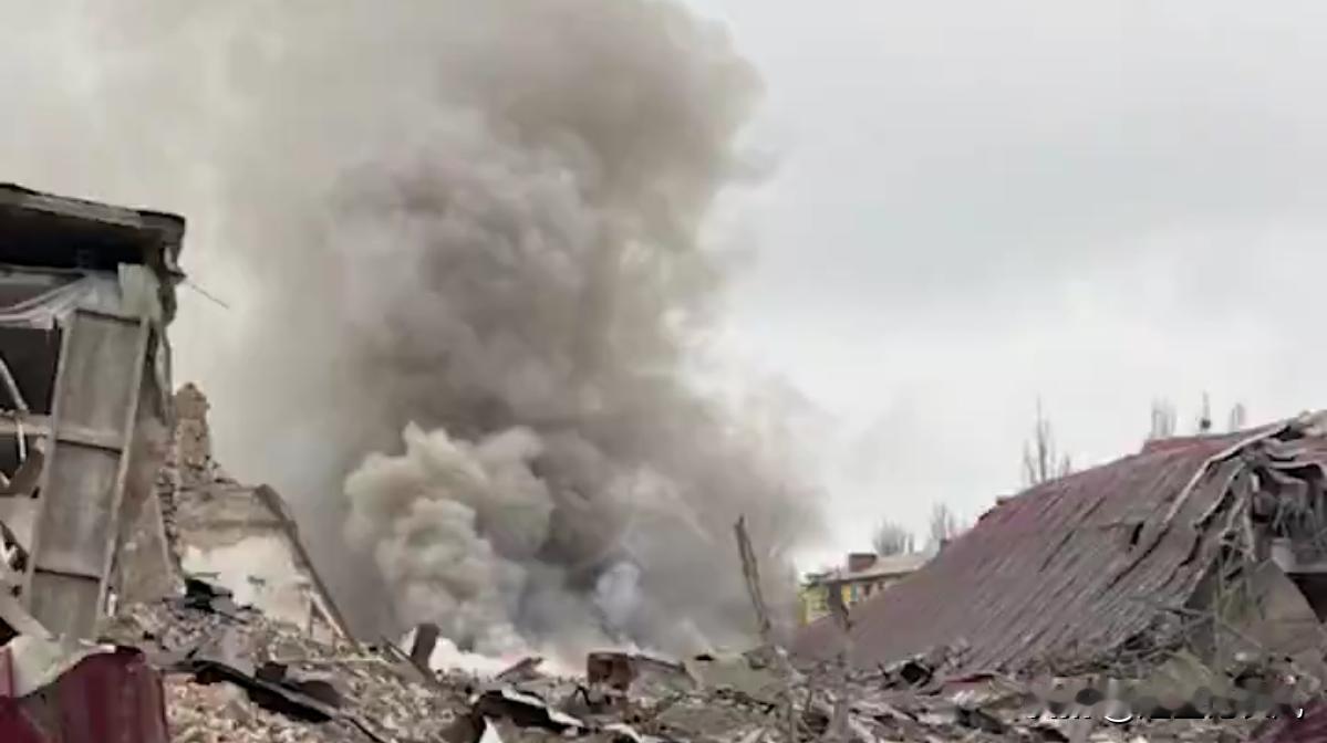 泽连斯基称，俄向乌发射约1900架无人机、近1400枚航空炸弹！称其拦截无人机成