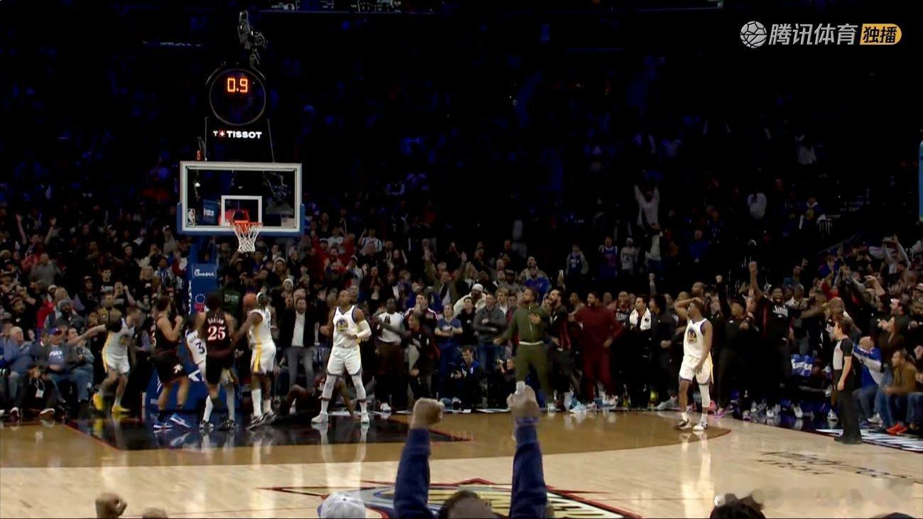 埃奇库姆补篮准绝杀，马克西致胜封盖！勇士客场不敌76人。勇士vs76人