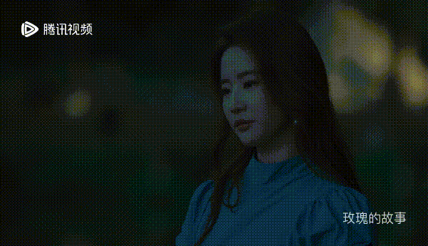 黄亦玫扑倒了傅家明。
皎洁的月光，绚丽的烟火，映照着他俩爱情的小舟，自由自在地在