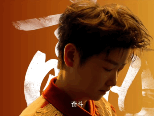 倍轻松全球品牌代言人孙颖莎 秋千小莎晃晃腿[笑哈哈] ​​​