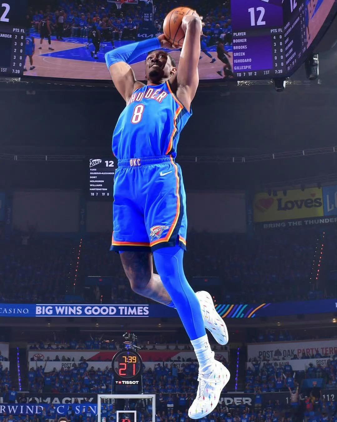 杰威最珍贵的从不是身体天赋，而是刻在骨子里的球商与清醒，今天是一个好的开头。关注