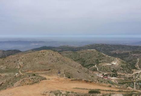 每日推进300米，朱拉尼趁乱渗透戈兰高地，在以色列最痛时捅一刀。

以色列现在正