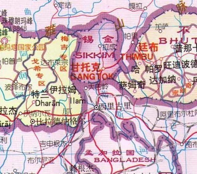 印度有个锡金邦，2003年以前在我国的地图上，它还是一个独立国家。
印度对锡金觊