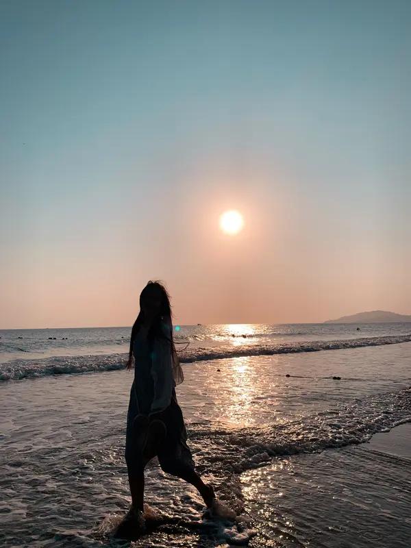 发现女朋友出轨，这事儿可太闹心了，原不原谅还真得好好琢磨。有人觉得该原谅，说习惯