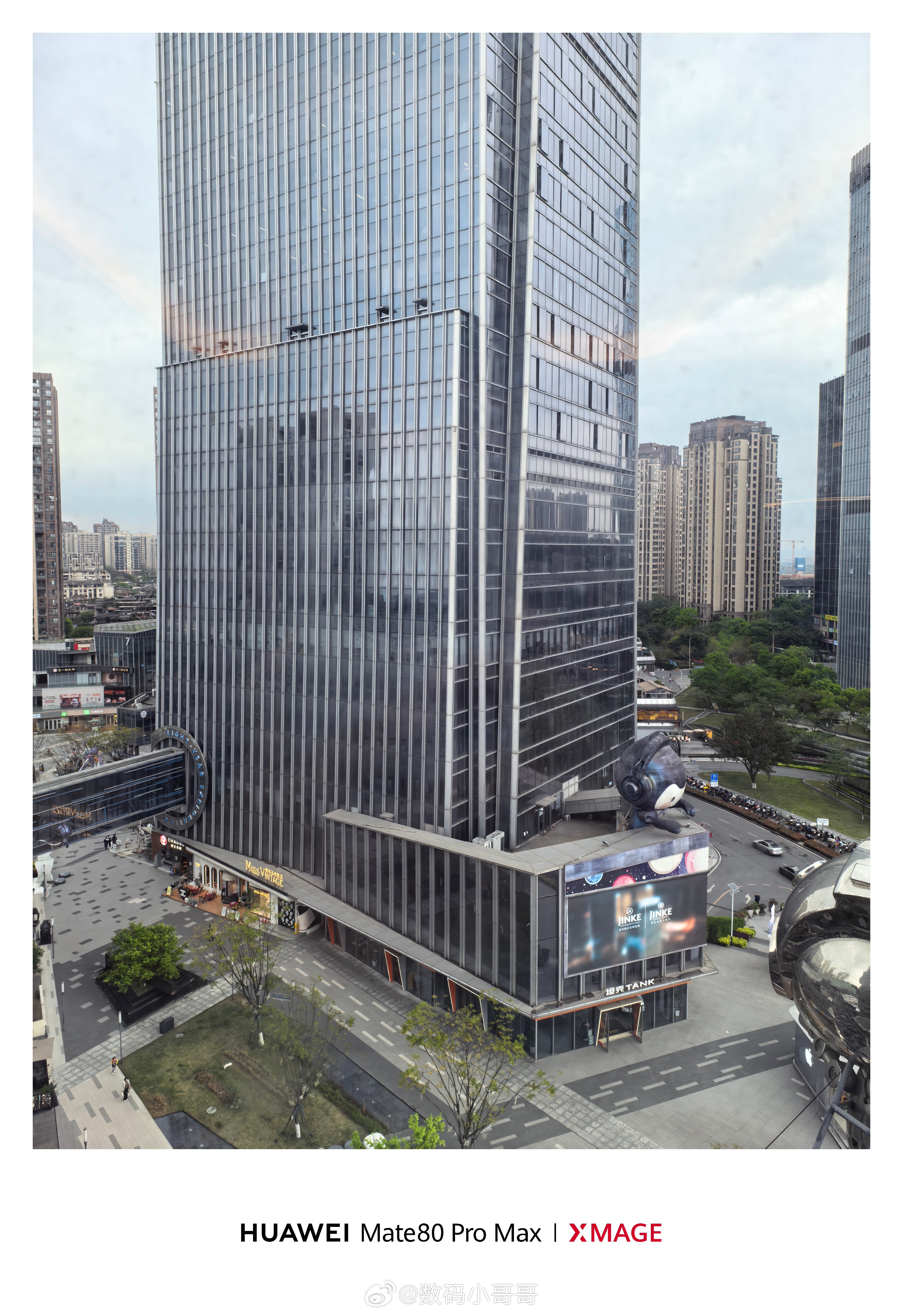 到酒店了，今晚带大家打卡长安蓝鲸超擎动力全球发布会，一起看看它是如何让城区油耗进