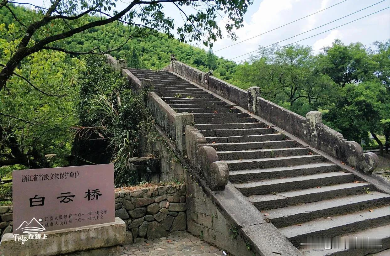 不同的人，
旅游的方式还真的是不一样。
有的人玩的是心情
有的人玩的是心跳
有的