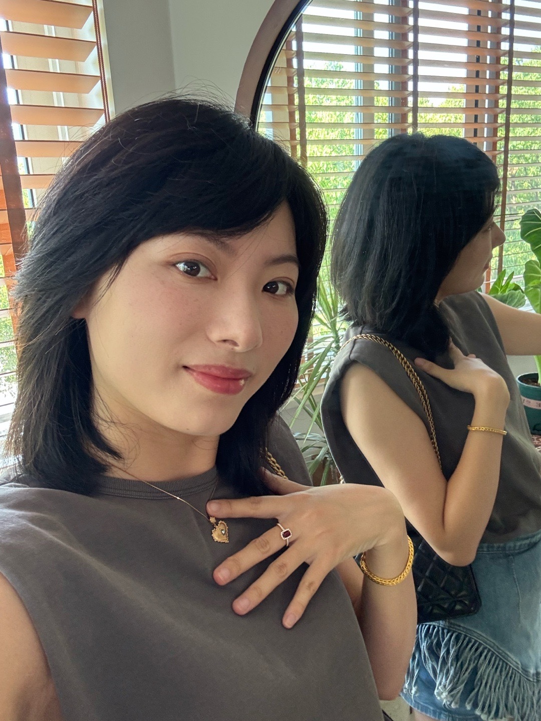 早☀️一大早就全妆要去干啥？去提车！[嘻嘻]我们订的小米 yu7 提前两月交付了