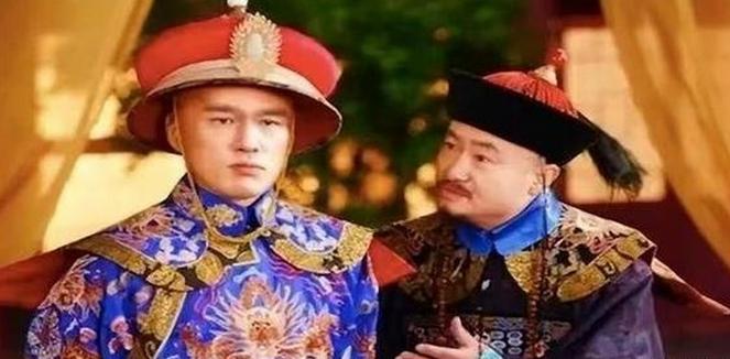 皇帝停灵当夜，一个铁帽子王溜出了宫。

这件事本身已经够荒唐，更荒唐的是他回府之