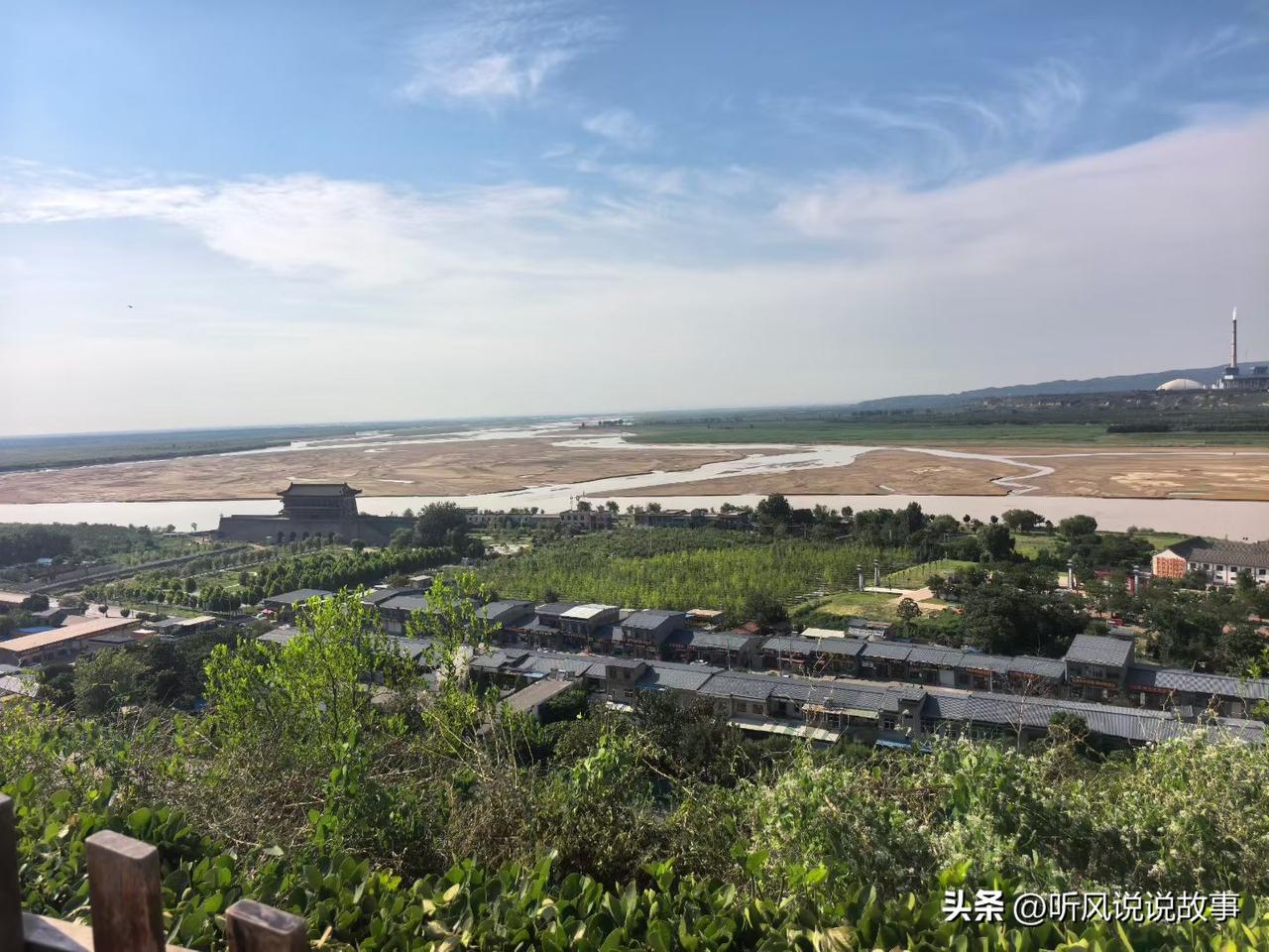 ❤️​为了让员工拼命工作，很多人提出了各种方法，例如在加薪方式和考评方法中体现员