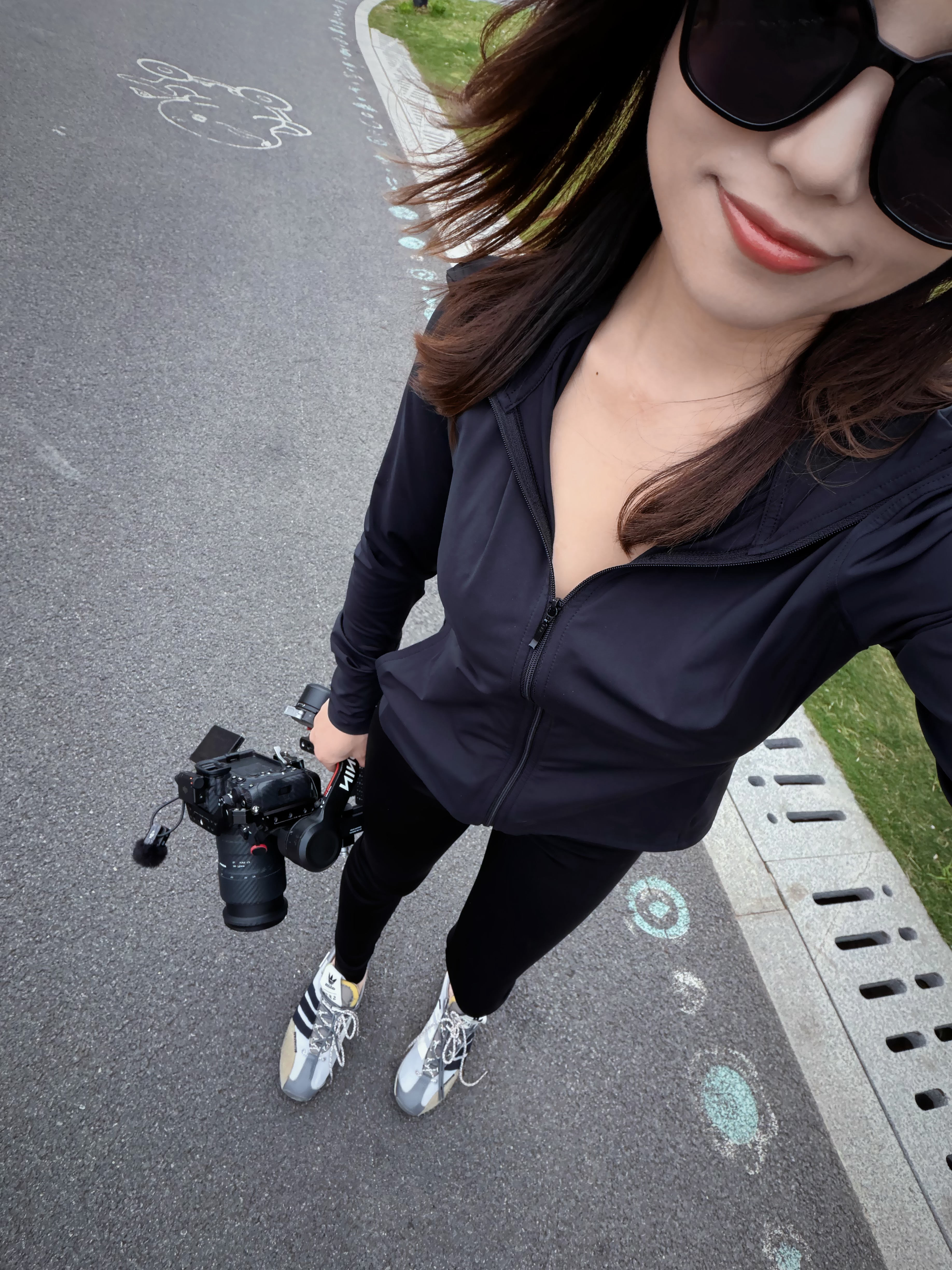 上海这两天下雨可够冷的还好我前天把户外选题拍了妙蛙种子妙哇妙哇
