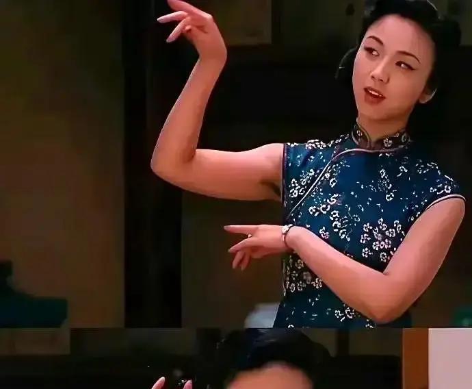 当年把汤唯拉下马的8秒镜头，怎么就被封神了？
17年前，《色戒》上映，汤唯抬手的