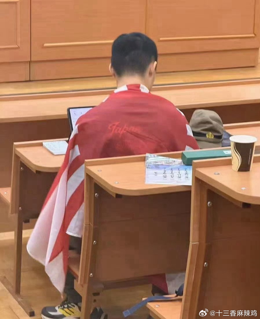 知情人称陈姓学生国庆节有挑衅举动看完整件事的脉络，最让人心里发沉的不是某一句极端