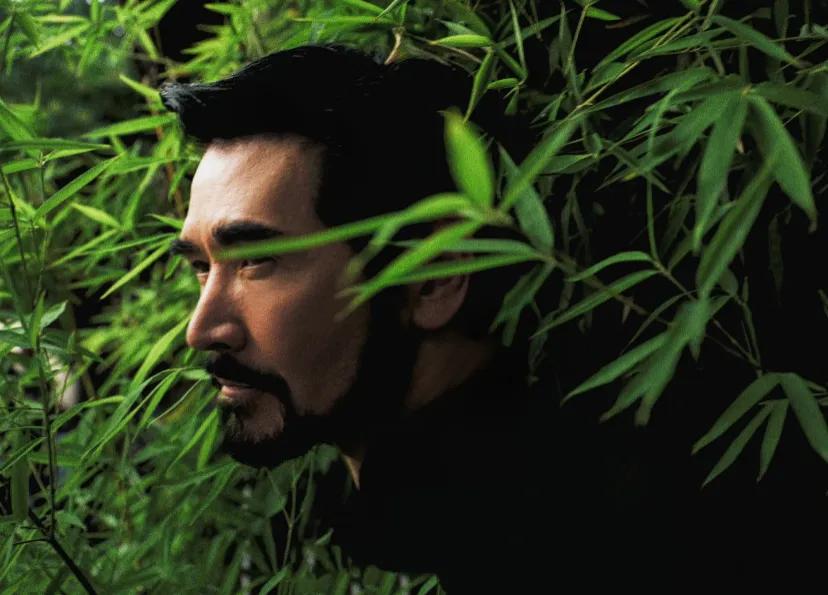 费翔现在有一种闲云野鹤的松弛感
看了最近他的一些采访，好喜欢他现在的这种松弛感，