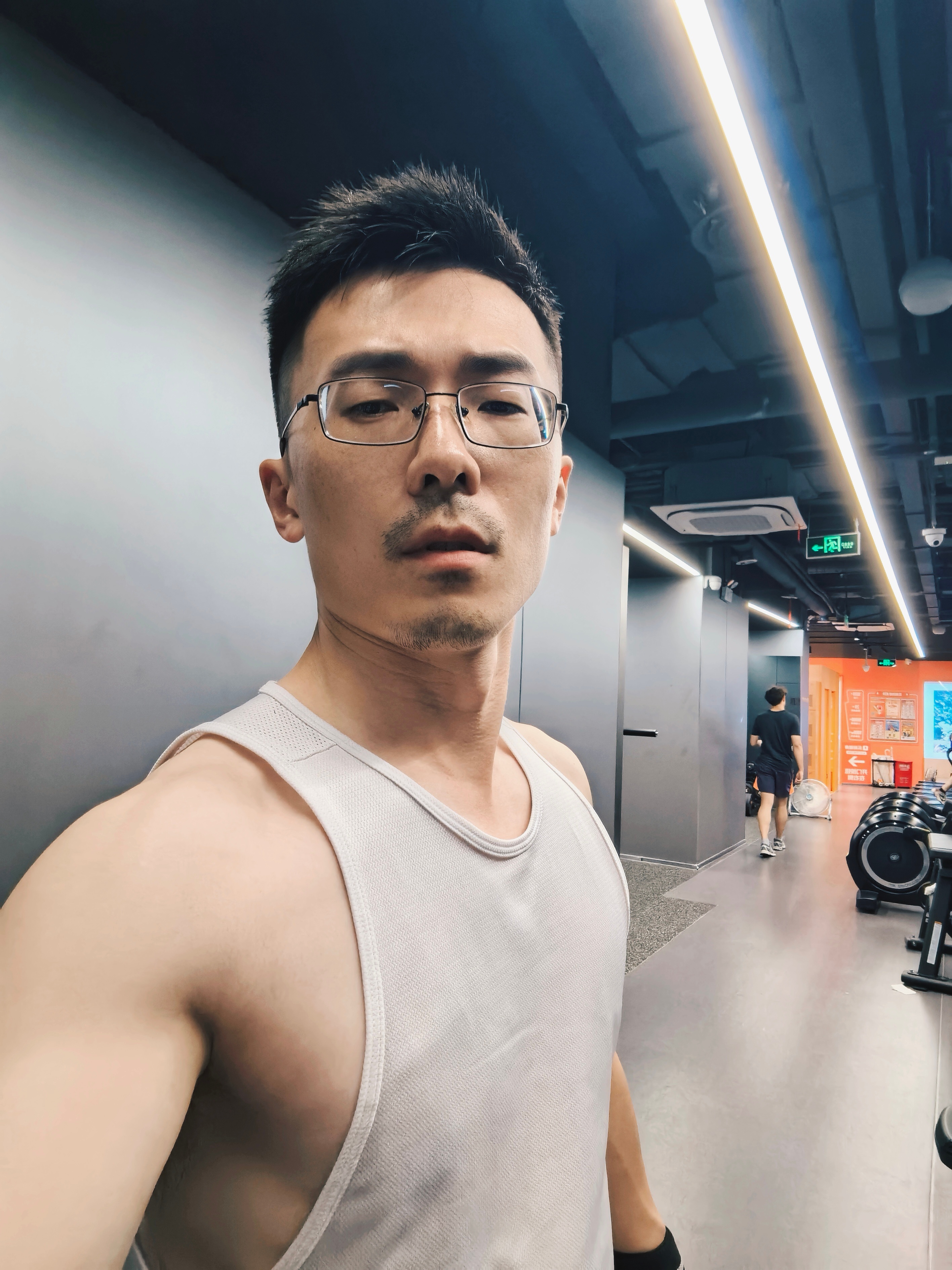 记录一下我的健身日常 新的milestone哑铃卧推：22kg ​​​