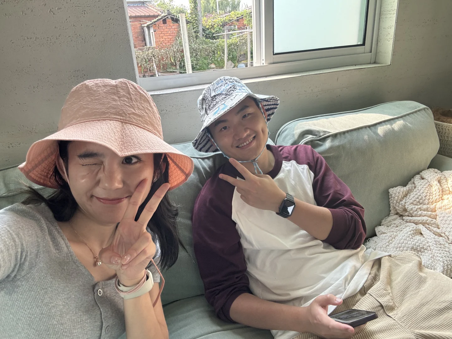 我像个巨婴，特别是带上这个帽子之后更像了
