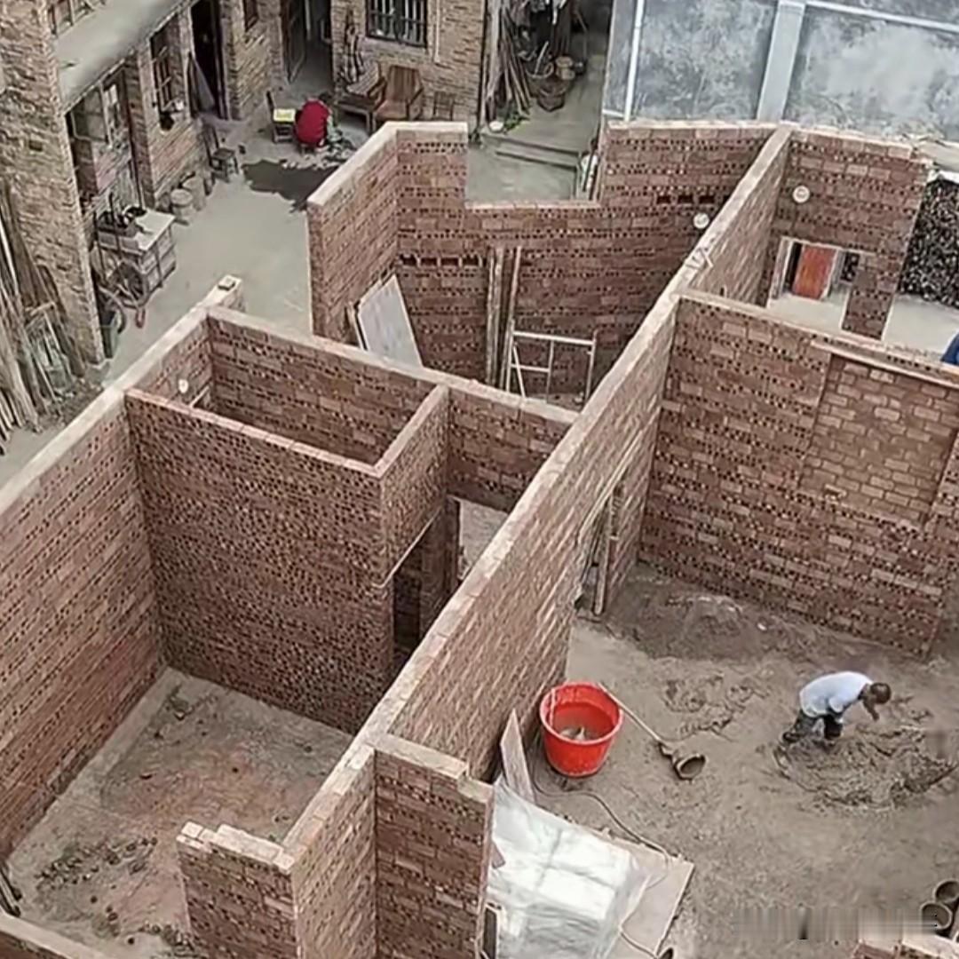 现在怎么还有这样建房子的？