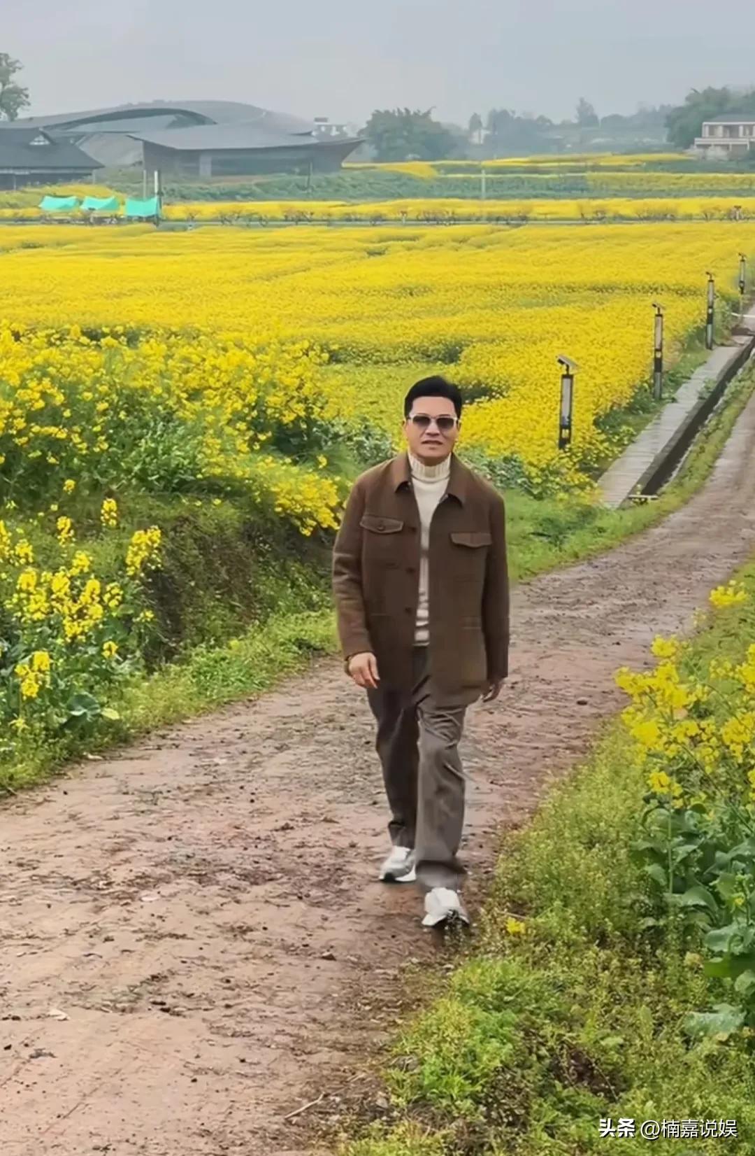 不老男神吕良伟和老婆杨小娟，元宵节在老婆的家乡贵州度过。
夫妻俩也经常会回到贵州