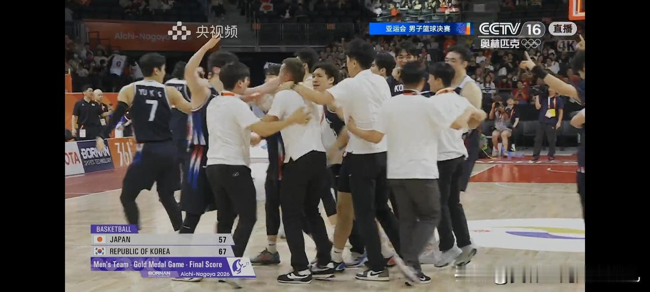 篮球夺冠，韩国男篮无愧亚洲顶级的存在！


67:57，韩国男篮干脆利落击败日本