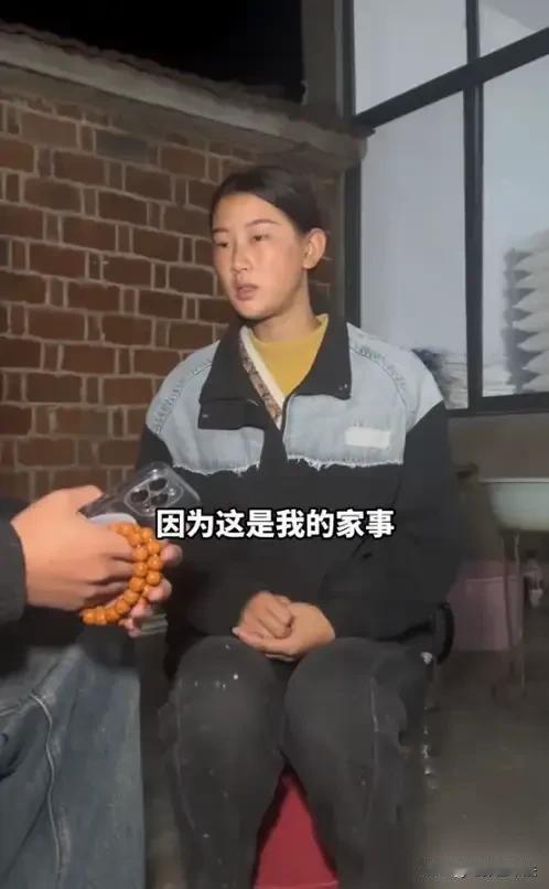 山东烤牌姑娘塌房让人难以理解，你说你订婚了结婚了，哪怕怀孕了生娃了也不影响你直播