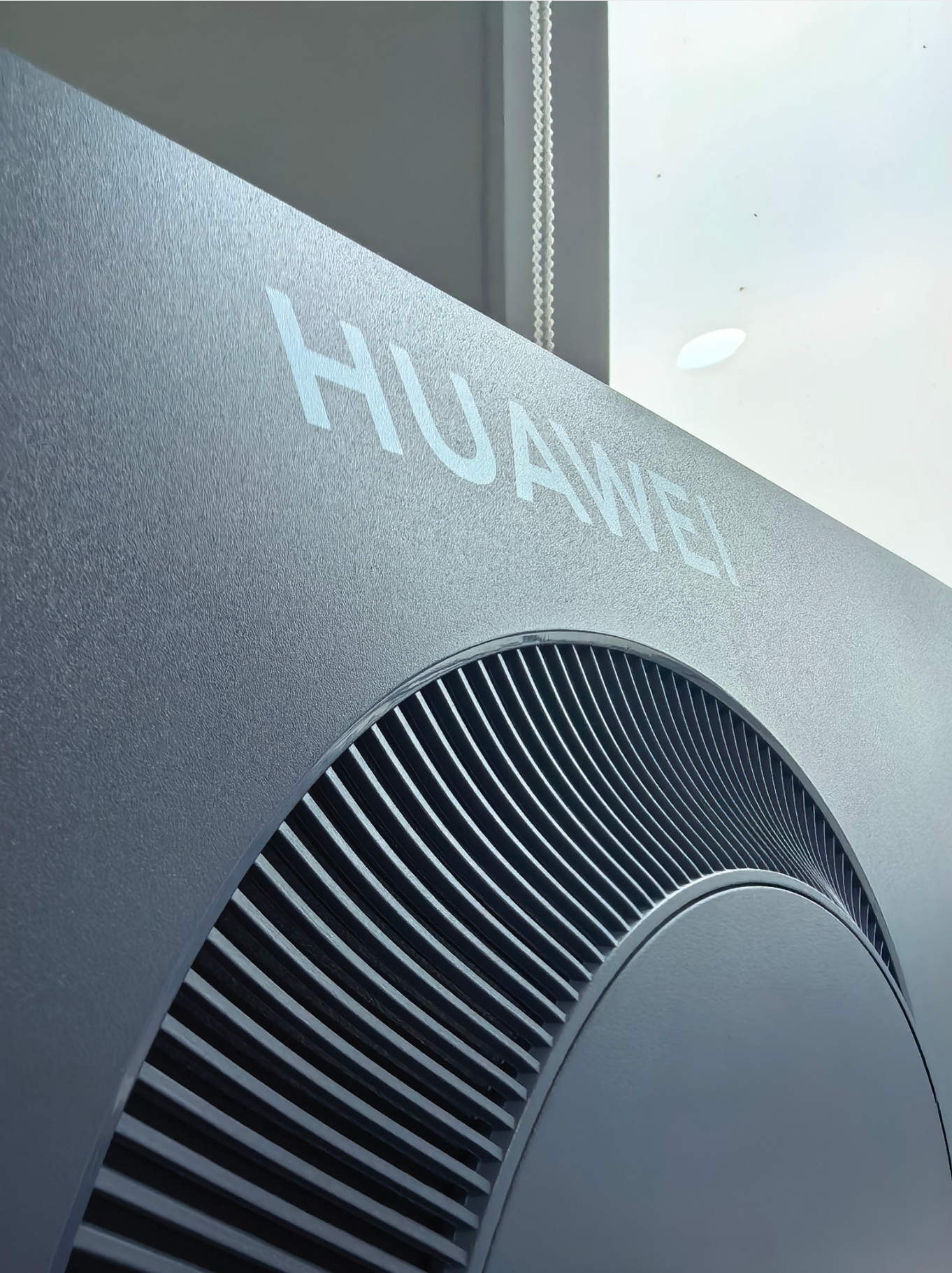 刚买了一块苹果一万多的60Hz显示器，现在有点后悔了华为要发布HUAWEI Ma