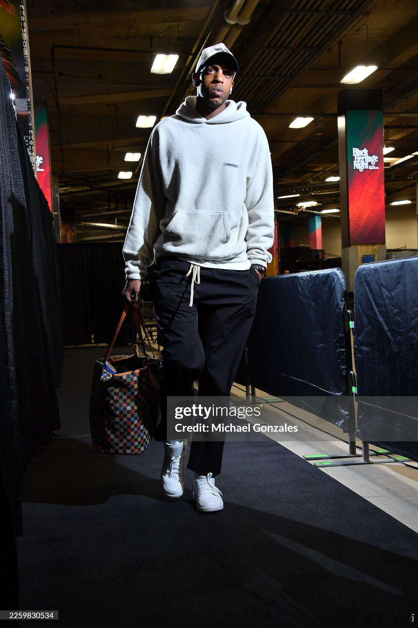 MFFL 米德尔顿接受采访。“这是一支仍在摸索方向的球队。去年发生的那些事情之后