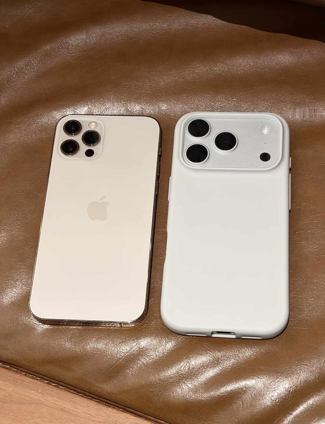 《致iphone12书》
12p是我工作用自己挣的钱送自己的第一份礼物 一年36
