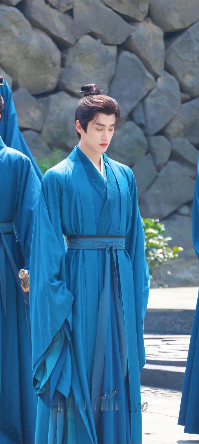 zkl 你是乱花欲渐中唯一用青睐燃烧的星火燎原