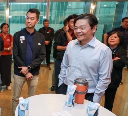 李显龙担忧新加坡陷入衰退，他说是美方带来的，黄循财撤职毕丹星。

要知道，新加坡