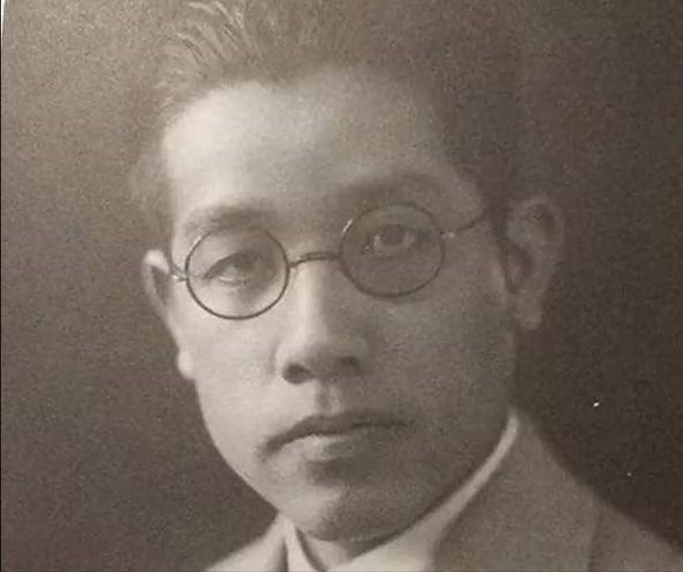 最大汉奸！远比汪精卫更可恨，若没有他，日本连中国大门都进不了。
这个藏在国民政府