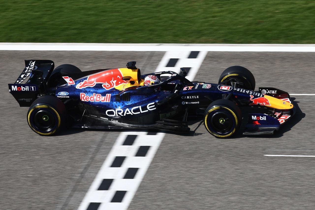 F1加冕数学题：为什么2分就够了
很多人没搞懂安东内利为什么只差2分：他现在领跑