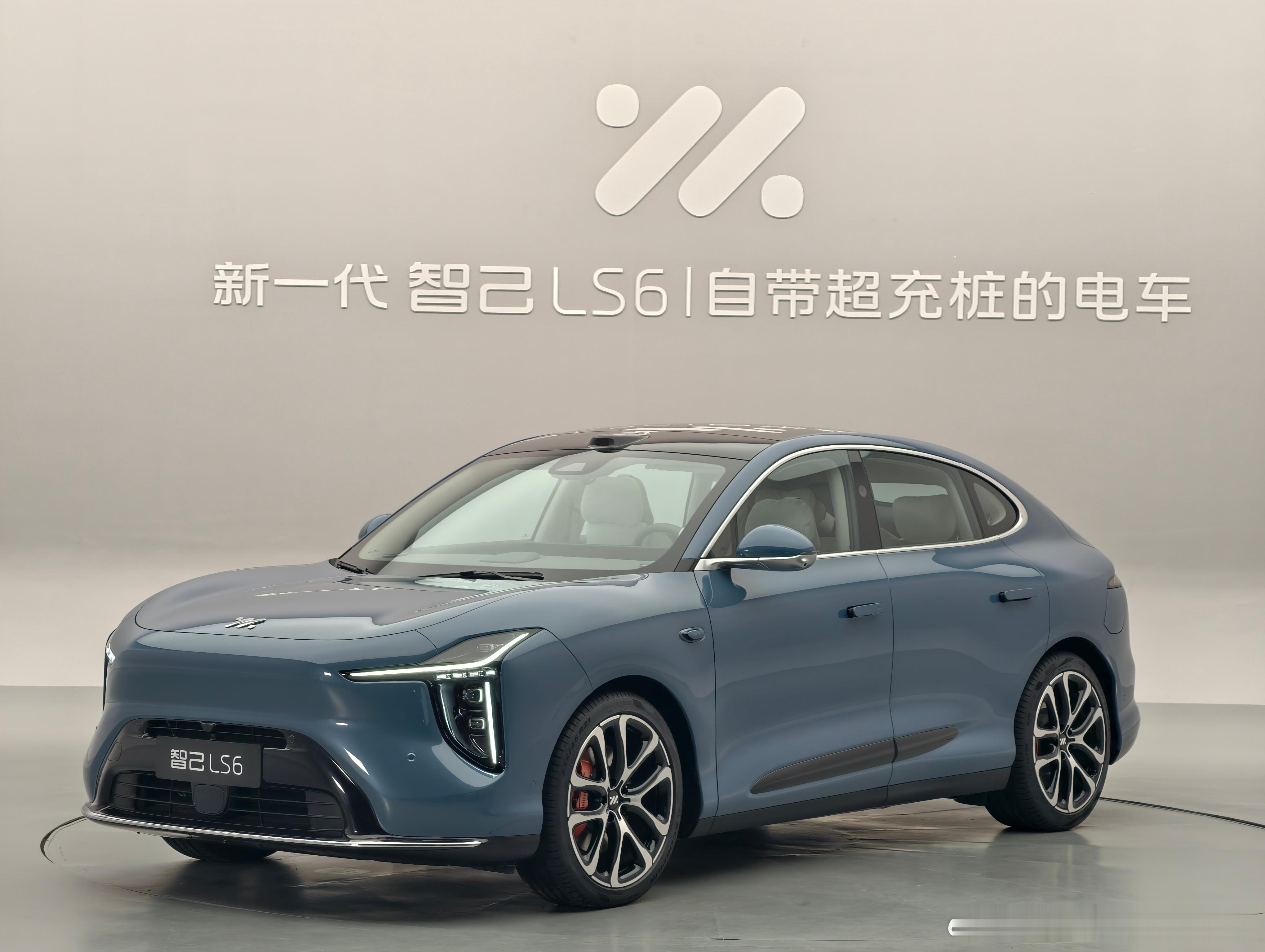 来看一下新一代智己 LS6 的实拍。这个外观改动我觉得很成功，比现款的好看。而且