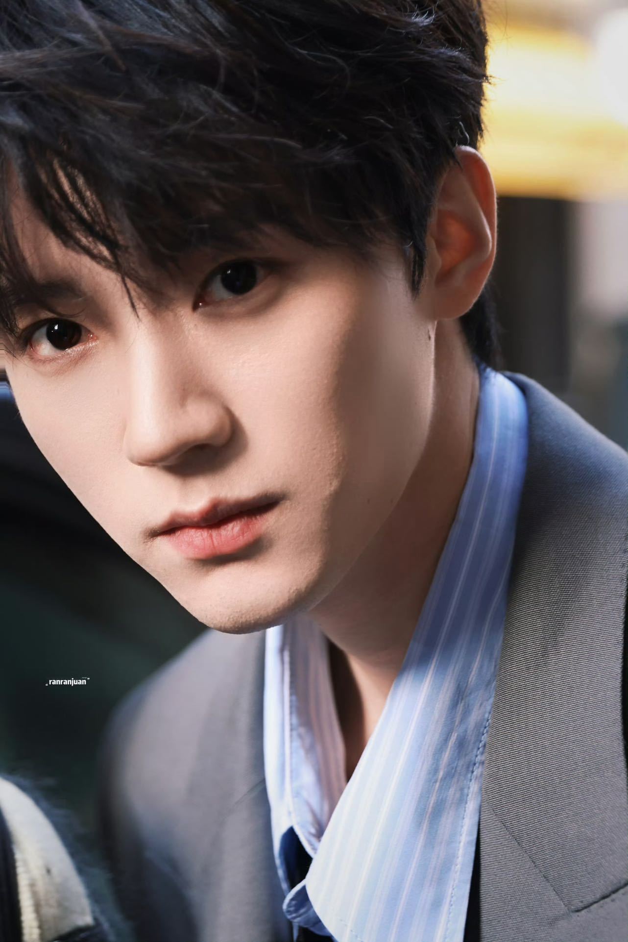 周翊然周翊然让网友推荐巴黎中餐请保持这个更新频率，好喜欢周翊然这个西装造型，现偶