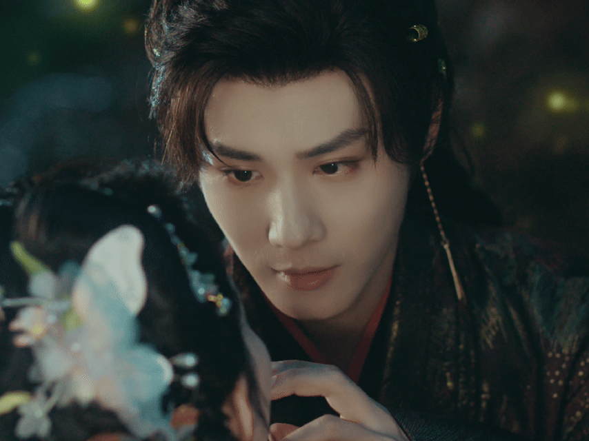 赵晴callback绛朱在金鱼缸洗脸 赵晴扫楼图幻视绛朱扎进水里的瞬间，为了那几