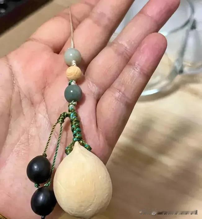 在我生活的小城，四五十岁男同志找后老伴那是非常的纠结。不论是离婚还是丧偶原因单身
