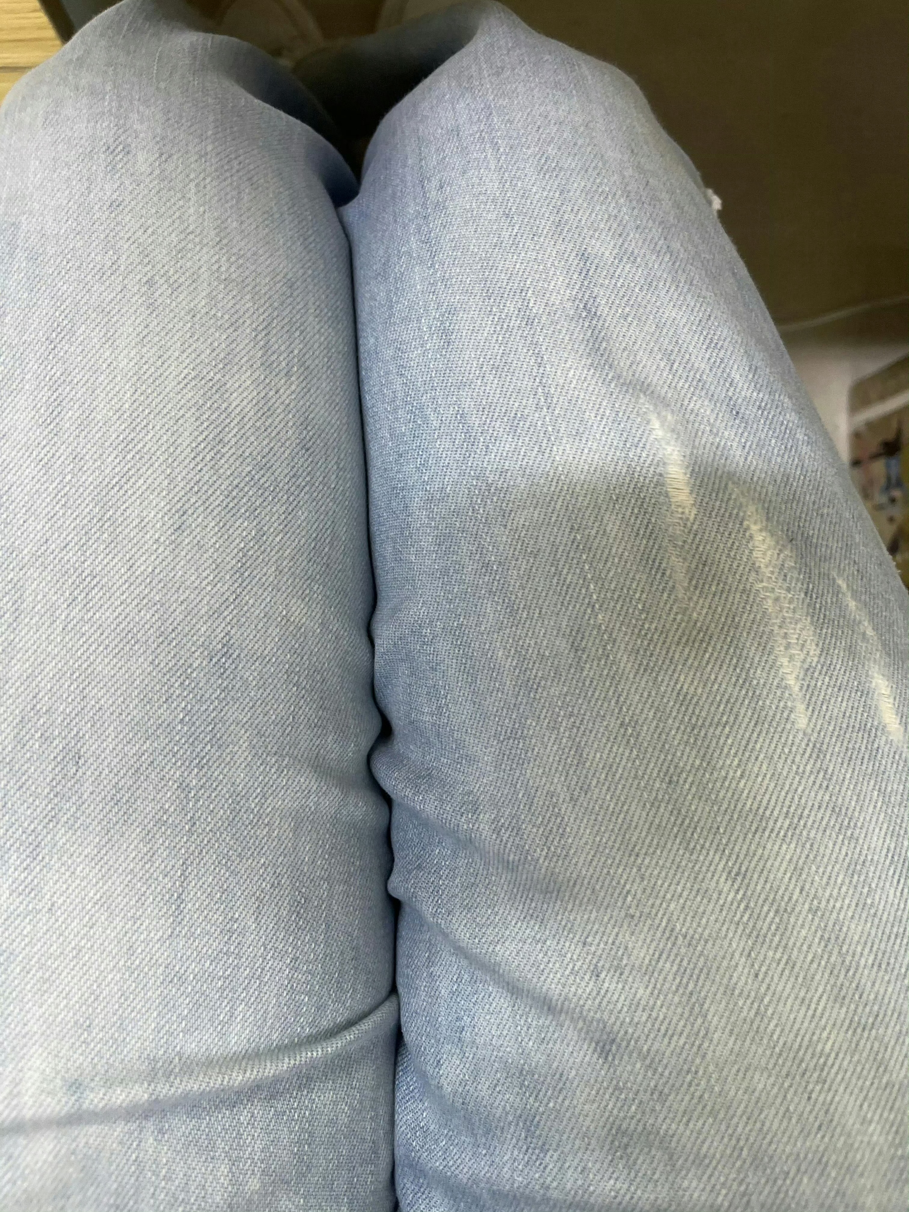 蒙上眼睛的乐趣在于你不知道下一个巴掌会落在哪里对吗 