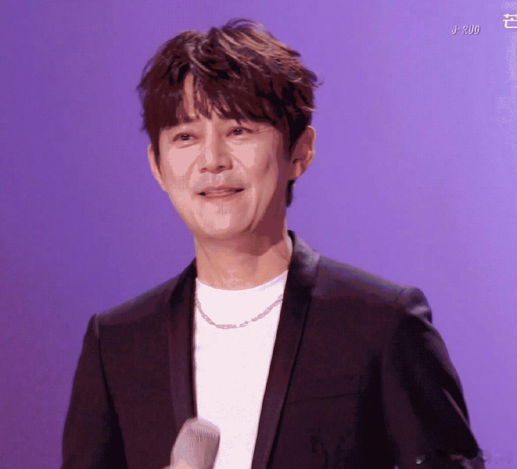 何炅 五旬了还要周考吗节目组：以为能顺利下班，何老师：以为能顺利下班，那英华晨宇