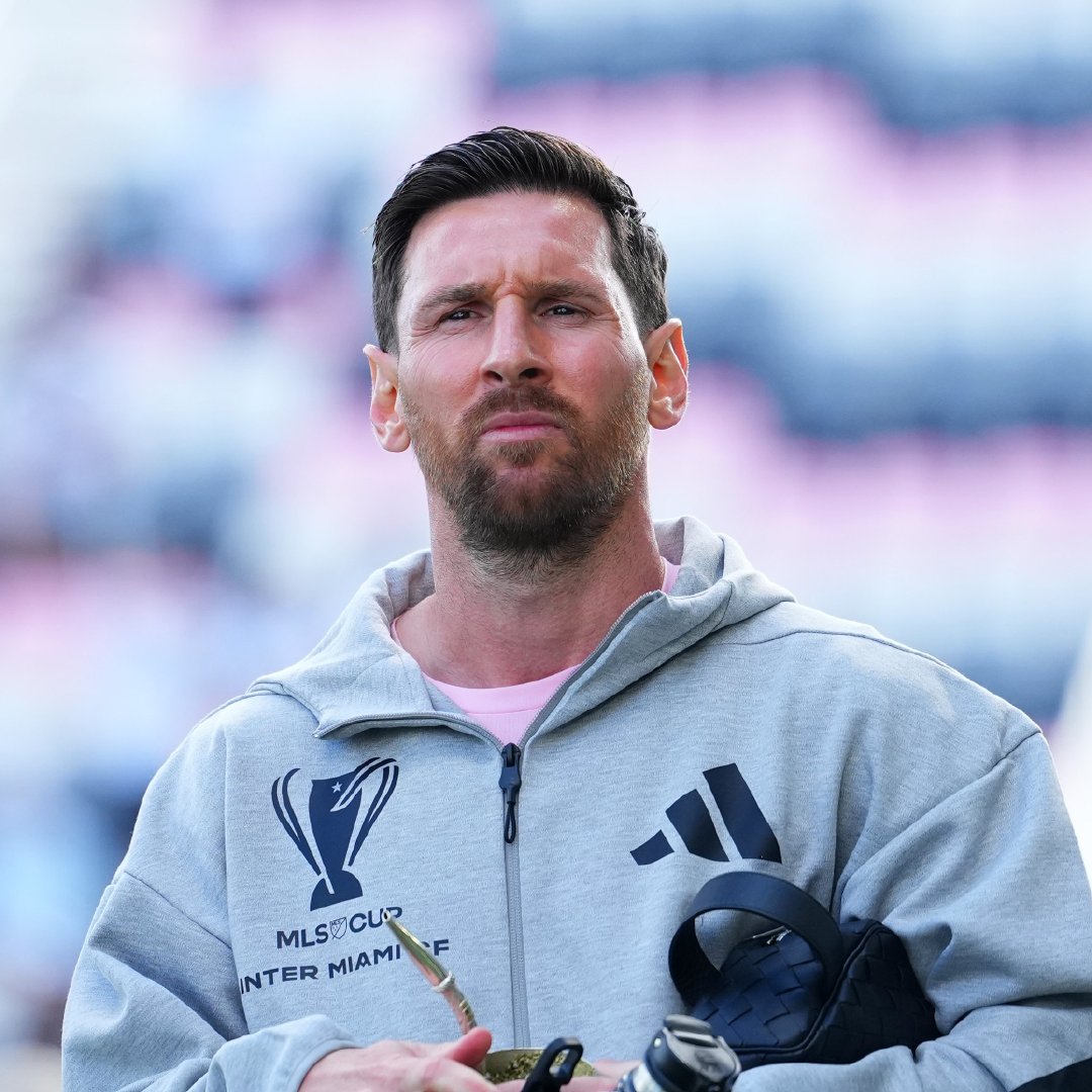 MLS 杯决赛开始了！ ✨  ✨  ✨ 梅西