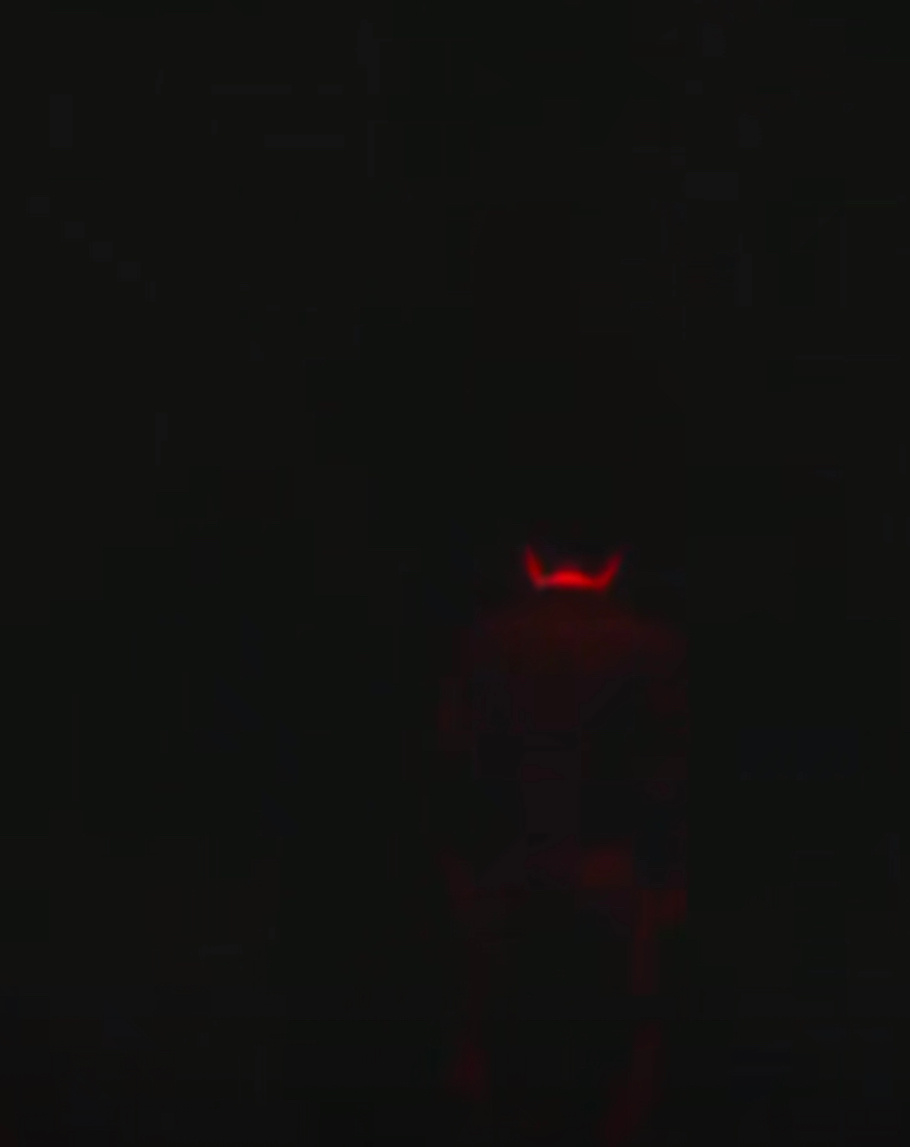 马嘉祺谁教你穿红底皮鞋拍这个的，不要太帅了