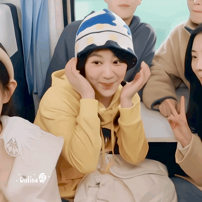 巴巴有些角度是很美，但在剧里死角就，特别是一做大表情，整张脸五官都扭成一团，这一