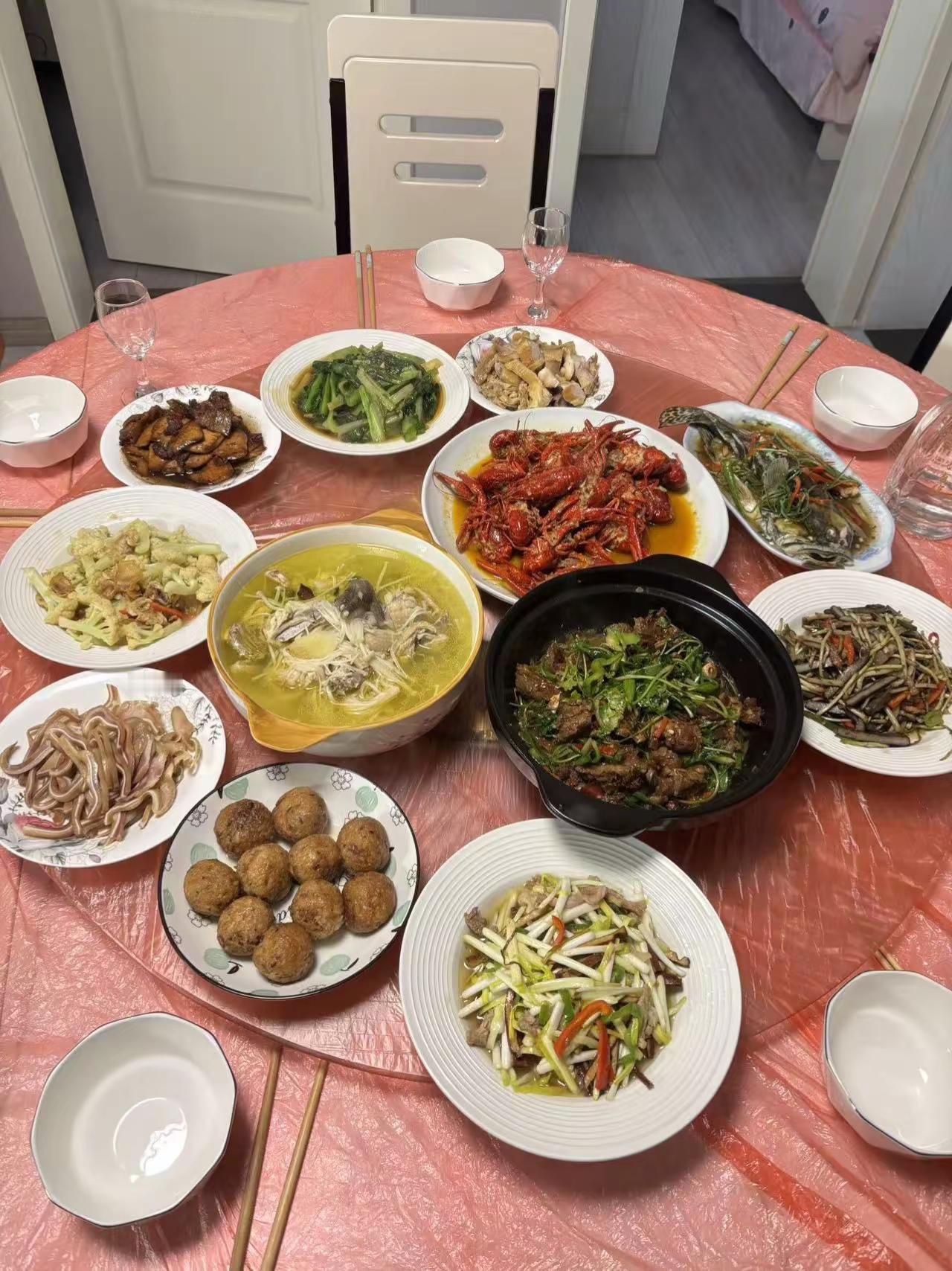 🏮⁾⁾此刻 来年 都幸福❤又一年，平安喜乐，在此㊗️大家新年快乐🎉马年吉祥