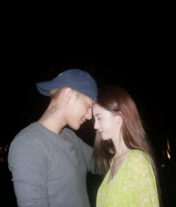 现在可以说一句，
EXO归国四子里最聪明的就是黄子韬了吧？
不仅事业有成，人家还